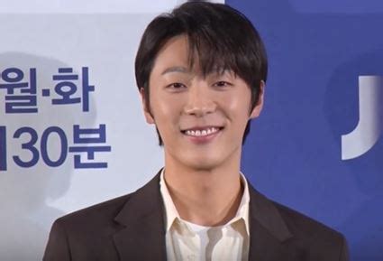 See more of 신현수 on facebook. 신현수 (배우) - 위키백과, 우리 모두의 백과사전