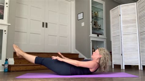 Heather S Minute Beginner Intermediate Pilates Mat Workout Youtube