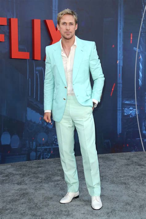 Ryan Gosling Wore Aqua And The Rest Of The Gray Mans Premiere Go Fug Yourself Go Fug Yourself