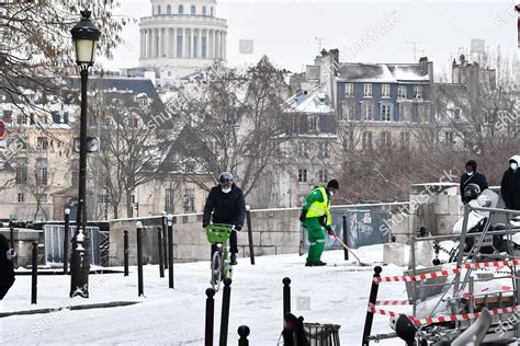 Paris Snow Scenary Following Light Overnight Editorial Stock Photo
