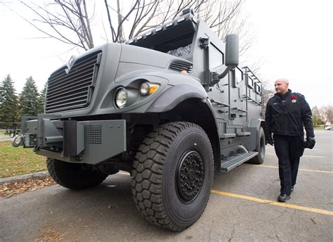 Montreal Police Show Off 360000 Armoured Vehicle Ctv News