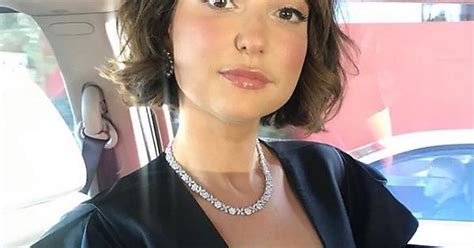 Milana Vayntrub Speaks About Online Sexual Harassment Stop Obsessing Over My Huge Titties Imgur