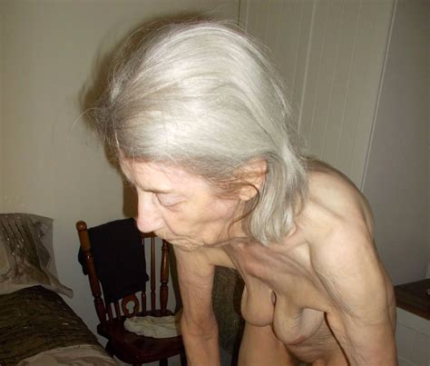 Nude Very Old Granny Dusting Grannypornpic Com