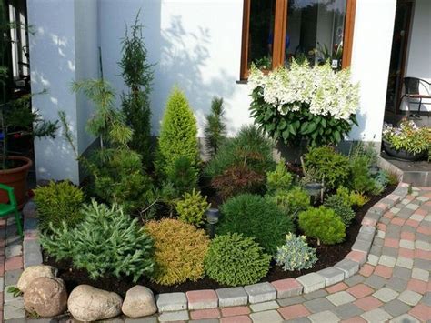 51 Smart Ideas To Make Evergreen Landscape Garden On Your Front Yard