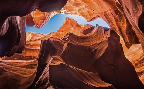 Avoid the crowds at the Antelope Canyon in Arizona and visit Secret Canyon and Canyon X instead