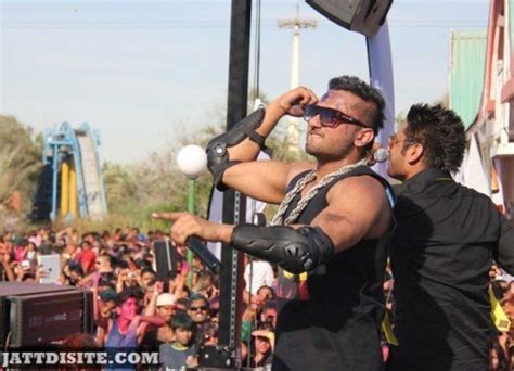 Stage Performance By Honey Singh