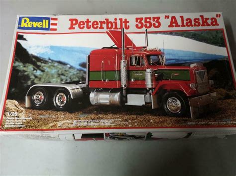 125 Scale Revell Peterbilt 353 Alaska Model Truck Kit St Supply