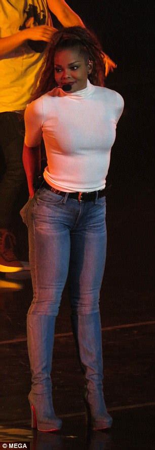 Janet Jackson Flaunts Curves Her State Of The World Tour Daily Mail Online
