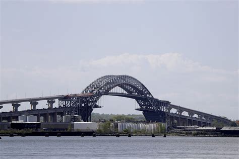 Jersey City Nj Bayonne Bridge Project Praised But 350 Million Over