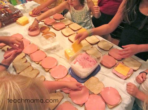 Making Sandwiches For Homeless 17 Teach Mama