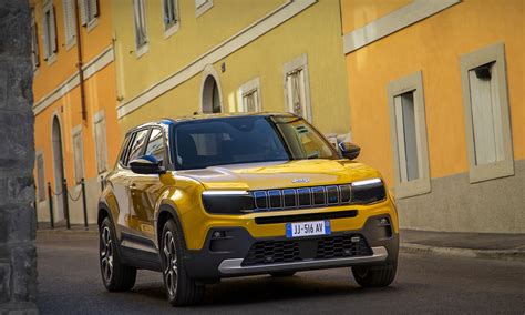 Presentata A Parigi La Nuova Jeep Avenger Il Primo Suv Completamente Elettrico Del Marchio