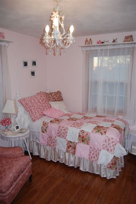 It'd be vintage, relaxed and. Pink shabby chic bedroom. | masterbedroom | Pinterest