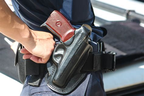 Best Holsters For A Quick Draw In An Emergency Situation Incognito