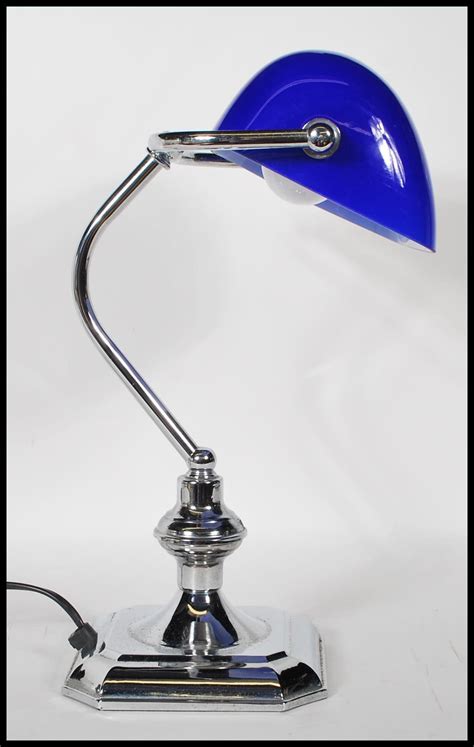 It has all the features you want in a bankers lamp at a bankers lamp has a significant decorative appeal while still remaining functional. A vintage style bankers desk lamp having an adjustable ...