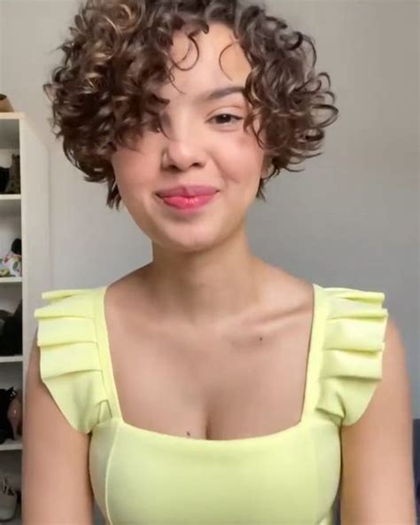 Haarminnaar On Instagram Short Hair Isn T Versatile The Very Beautiful Palomaabessa Shows