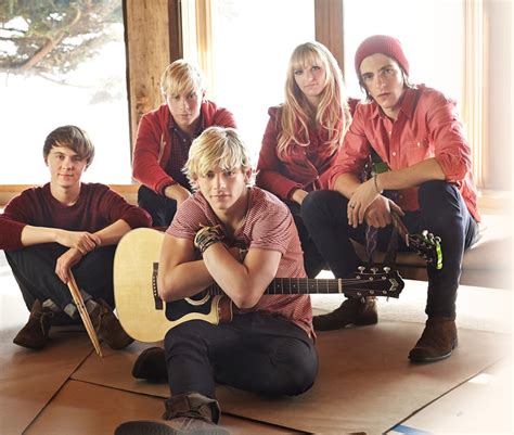 Review Louder By R5