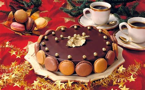 Amazing animated gif with birthday cake and fireworks this amazing gif image showcases yummy cake with white frosting and candied confetti topped up with pretty decorative candles and bursting fireworks at the back. Christmas Cakes HD Wallpapers - HD Wallpapers Blog