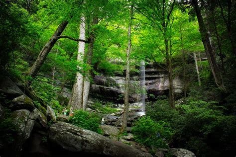 3 Best Waterfall Hikes In The Smoky Mountains