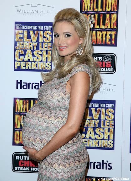 holly madison to eat her placenta placenta pill trend to treat postpartum