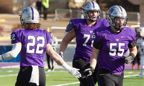 Defense plays strong, Tommies advance - TommieMedia