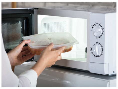 Food Safety Latest How Safe Is Your Food When You Microwave It
