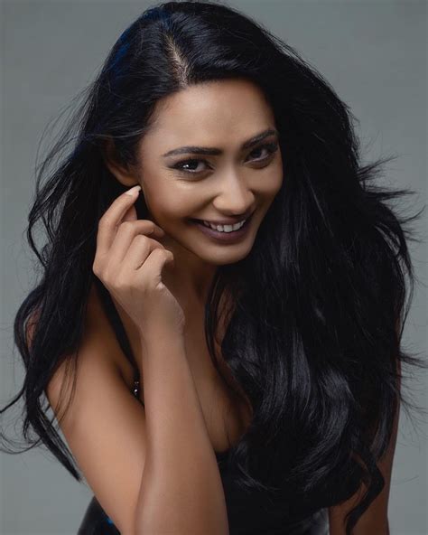 Yureni Noshika Shri Lankan Actress 30 Dreampirates