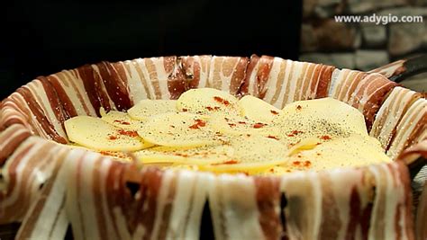 Cartofi La Cuptor Inveliti In Bacon Reteta Stirix