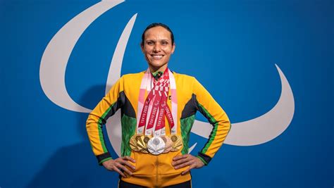 carol santiago fatura mais um ouro e brasil leva seis medalhas no oitavo dia dos jogos