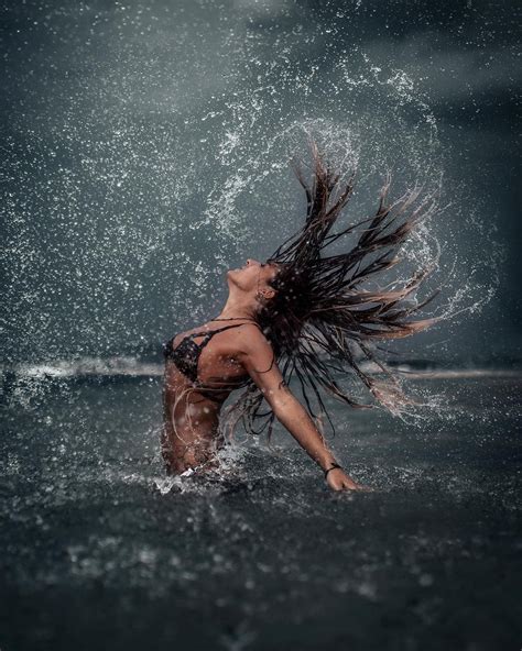 A Spanish Photographer Captures Passion Of People In The Water And Were Mesmerized Fotos De