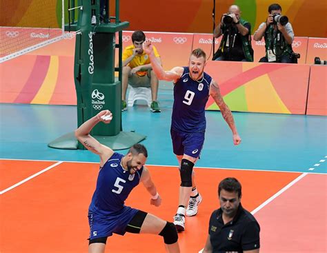 Osmany juantorena personaggio del mese di novembre 2010 di pallavolo supervolley. Volley, l'Italia riabbraccia Ivan Zaytsev e Osmany ...