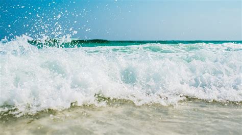 Relaxing Ocean Waves Soothing Waves Crashing On Beach Youtube