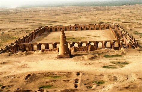 The great mosque of samarra was at one time the largest mosque in the world; 一体どんな遺産が？イラクに現存する世界遺産全4ヶ所まとめ | TABIPPO