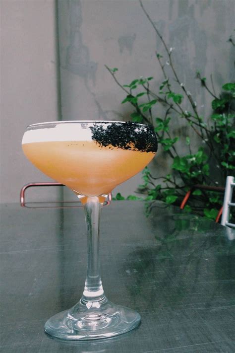 From refreshing cucumber to spicy cinnamon. The Beehive Club | Recipe | Gin cocktails, Easy gin ...