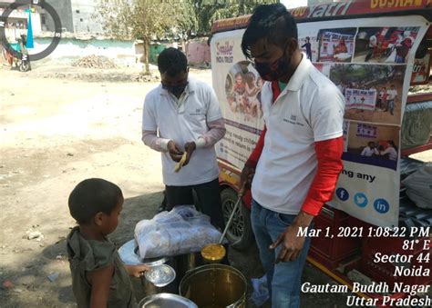 Smile India Trust Distribution Of Cooked Meal In Noida Smile India