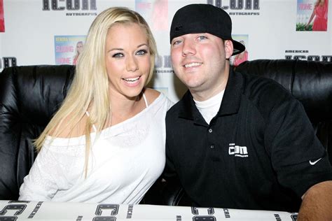 trouble before the transsexual 20 secrets and scandals of kendra wilkinson and hank baskett s rocky