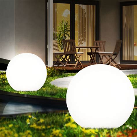 Spezielle solarlampen im außergewöhnlichen design lassen sich für die neben der dekorativen beleuchtung des gartens eignet sich eine solarlampe auch für einen nützlichen einsatz: Solar Boden Lampen Für Den Garten : LED-Solar-Leuchten für ...