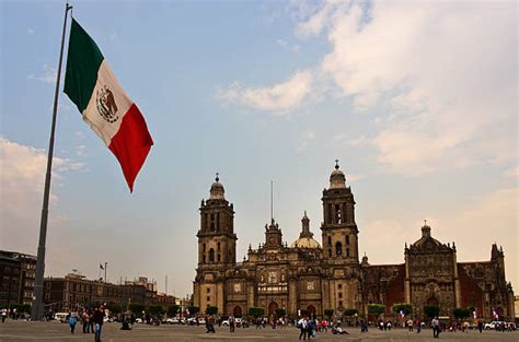 Building from the mexican embassy and has jurisdiction over dc, parts of virginia, maryland, and west virginia. Zócalo Mexico City Fotografier, bilder och bildbanksfoton ...