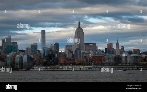 Hudson River Waterfront Nyc Hi Res Stock Photography And Images Alamy
