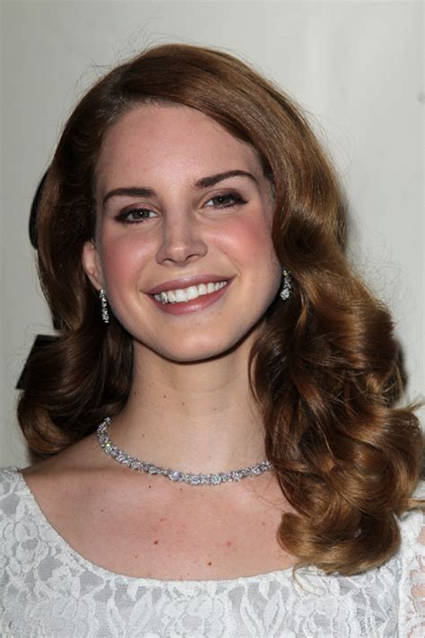 Lana Del Reys Hairstyles And Hair Colors Steal Her Style Page 6