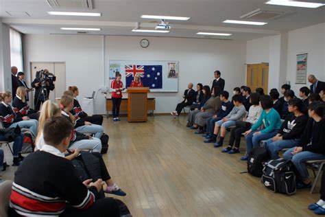 オーストラリアのバルコムグラマースクールの生徒 歓迎セレモニー 聖心ウルスラ学園高等学校 聖心ウルスラ学園