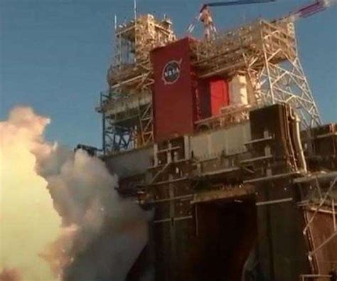 Nasas Moon Rocket Roars To Life During Shortened Test Firing