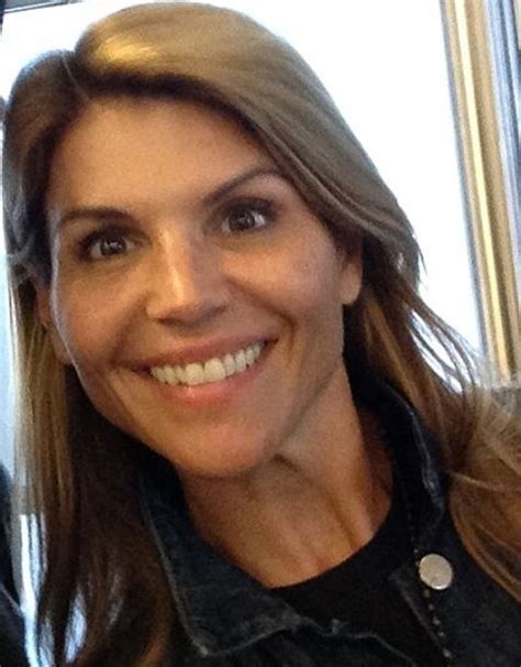 Update 1 Actress Lori Loughlin In Boston Court For Hearing On U S College Cheating Scandal