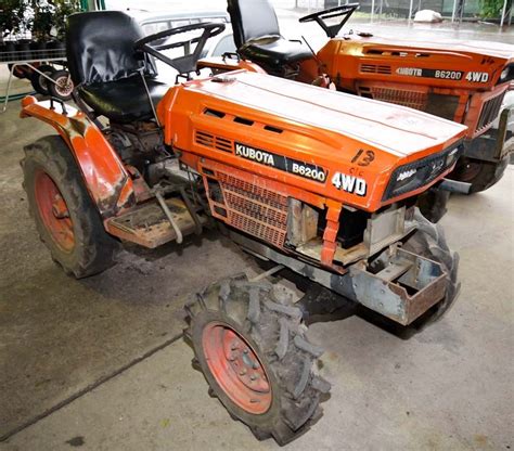 A strong healthy battery is critical to starting a lawn tractor mower. Tractor, Kubota Model B6200 diesel 3 cylinder engine, 4 wheel drive, 15HP, Auction (0014-5001926 ...