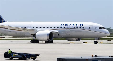 United Airlines Passenger Wakes Up From Sleep On Plane Because Stranger Was Groping Her Breasts