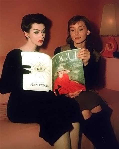 Impressioni Fotografiche Dovima And Audrey Hepburn 1957 Henry Clarke