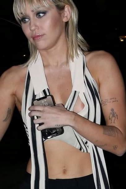 Miley Cyrus Nip Slip While Arriving To Her Hotel In New York City 3