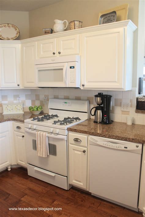 How do i best prep my cabinets for painting? Texas Decor: Painted Kitchen Cabinet Reveal