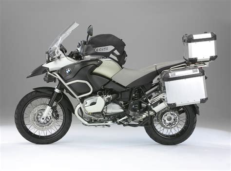 In the case of the 2008 r1200gs and gs adventure, finally getting what all your mates had is good. 2006 BMW R1200GS Adventure