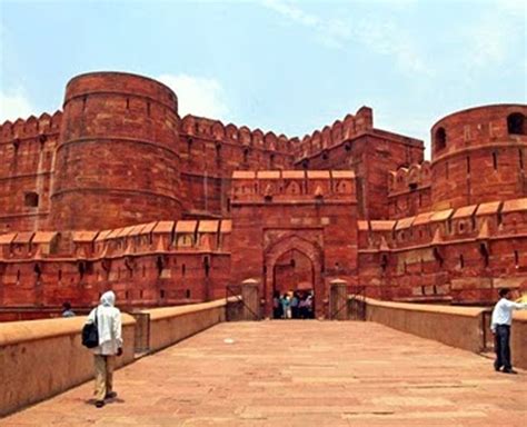 10 Famous Forts In India In Hindi