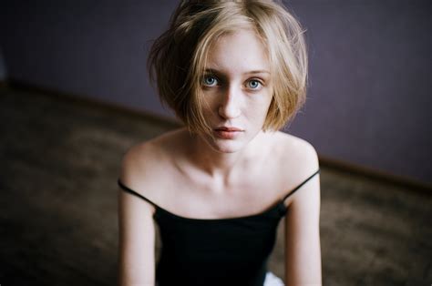 Obrázky na plochu tvár biely ženy px Model portrét blondínka dlhé vlasy holé ramená